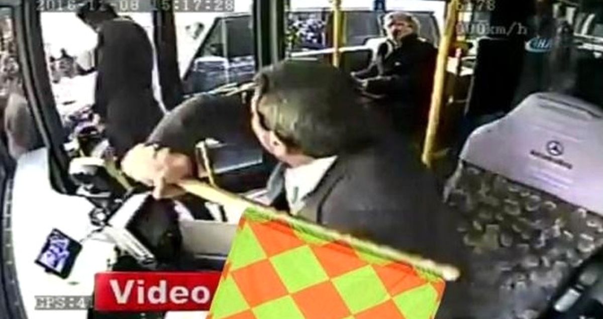 Burak Yılmaz'ın İETT Şoförüyle Kavgası Sosyal Medyayı Salladı