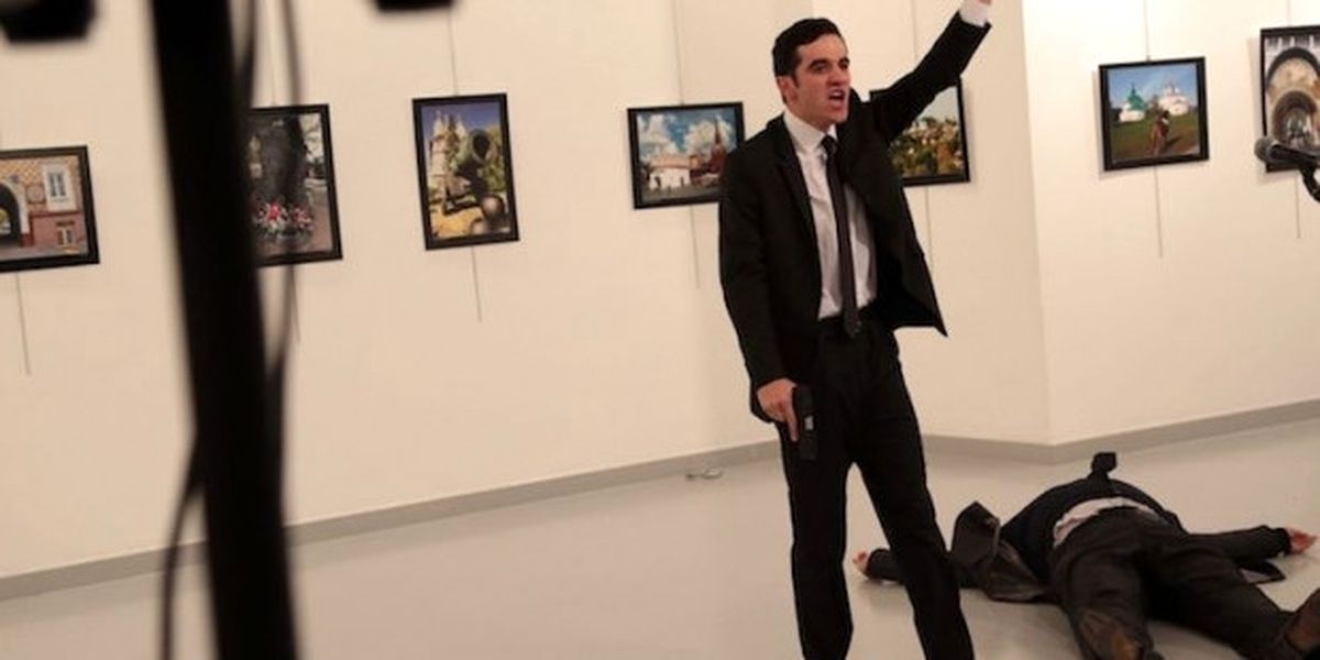 Büyükelçi Suikastının Düzenlendiği Serginin Sahibi Konuştu: Ev Gezmesine Gelmiş Gibiydi