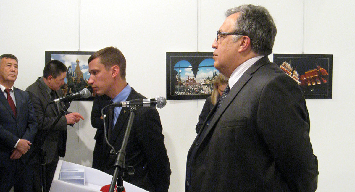 İran, Rusya'nın Ankara Büyükelçisi Andrey Karlov'un Öldürülmesini Kınadı