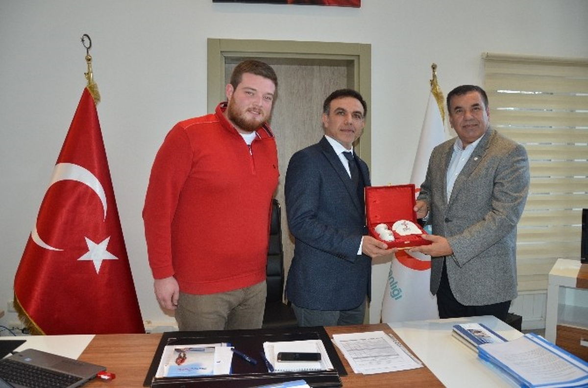 Kızılay Şube Başkanı Girgin, Kamu Hastaneleri Birliği'ni Ziyaret Etti