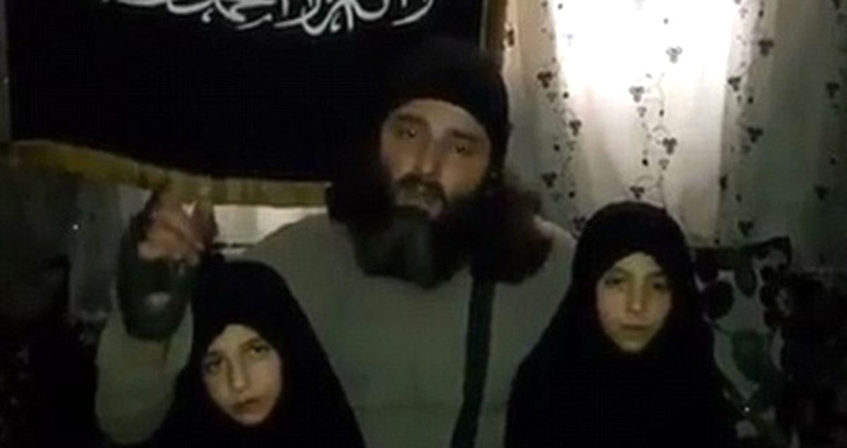 Cihatçı Aile, İntihar Bombacısı Kızlarını Uzaktan Kumandayla Patlattı