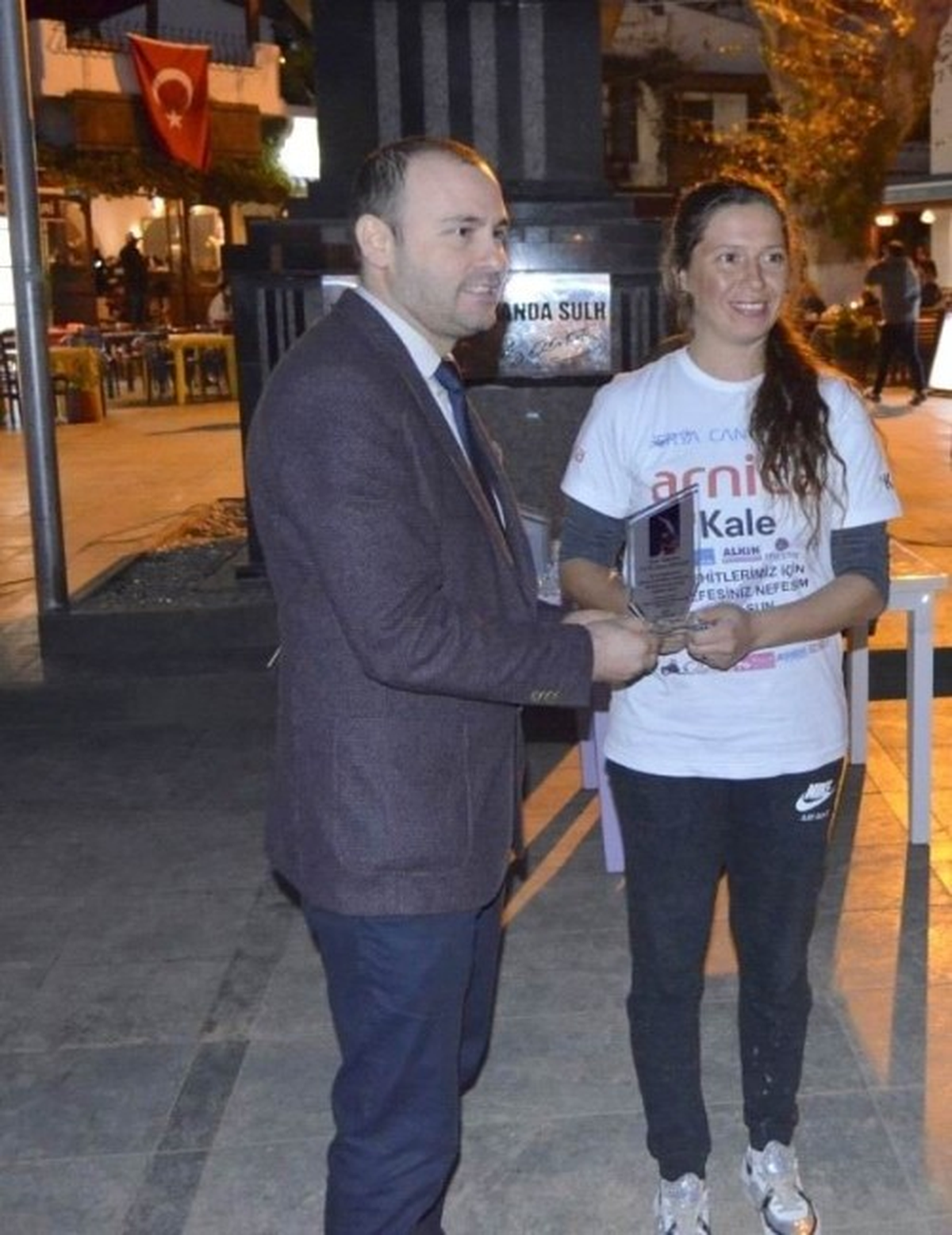 Derya Can'dan Kaş Devlet Hastanesi'ne Teşekkür Plaketi