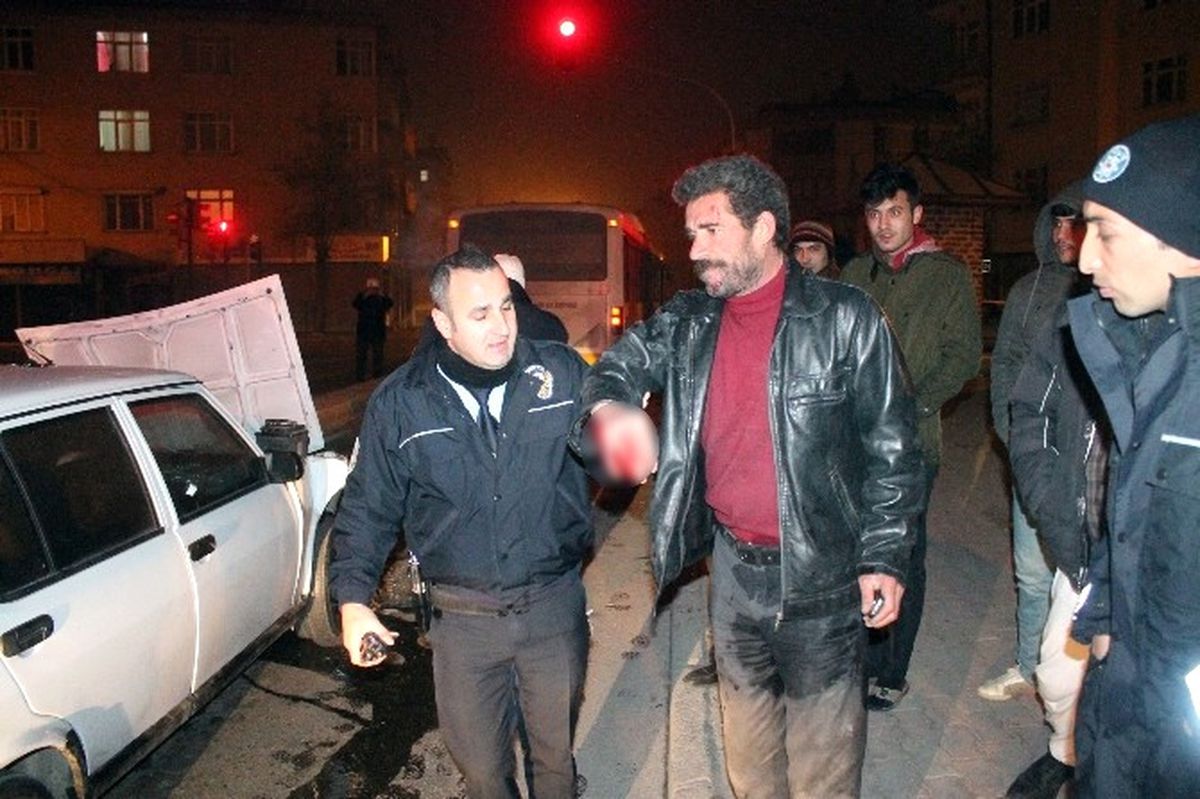 Kaza Yapan Alkollü Sürücünün Polis ve Gazetecilerle İlginç Diyaloğu