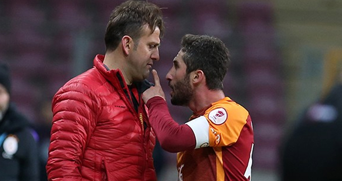 Sabri, Tepki Gösteren Rakip Takım Hocasının Üzerine Yürüyerek Tehdit Etti