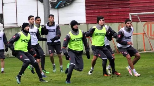 Adanaspor'da Medipol Başakşehir Maçı Hazırlıkları Adanaspor'da Medipol Başakşehir Maçı Hazırlıkları