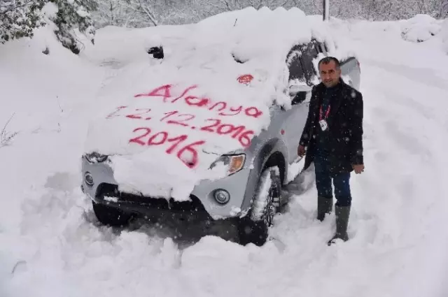 Alanya'da Kar Nedeniyle Okulda Mahsur Kalan Öğrencileri Belediye Ekipleri Kurtardı Alanya'da Kar Nedeniyle Okulda Mahsur Kalan Öğrencileri Belediye Ekipleri Kurtardı
