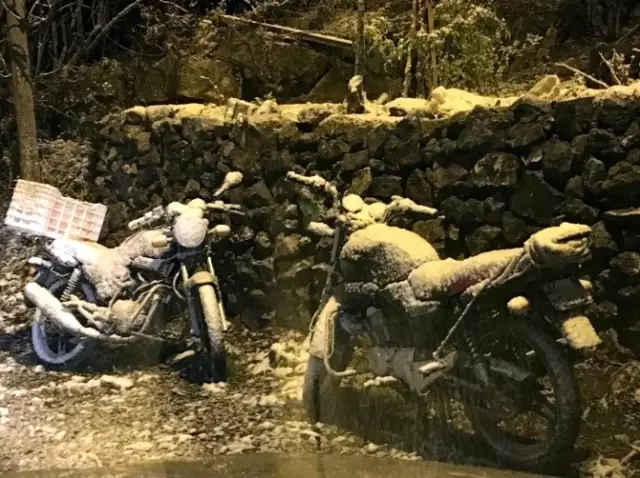 Alanya'da Kar Yolları Kapattı, Karayolları Tuzlama Çalışması Yaptı Alanya'da Kar Yolları Kapattı, Karayolları Tuzlama Çalışması Yaptı