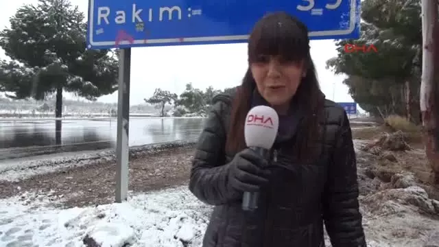 Antalya Kent Merkezinde 23 Yıl Sonra Kar Sürprizi Antalya Kent Merkezinde 23 Yıl Sonra Kar Sürprizi