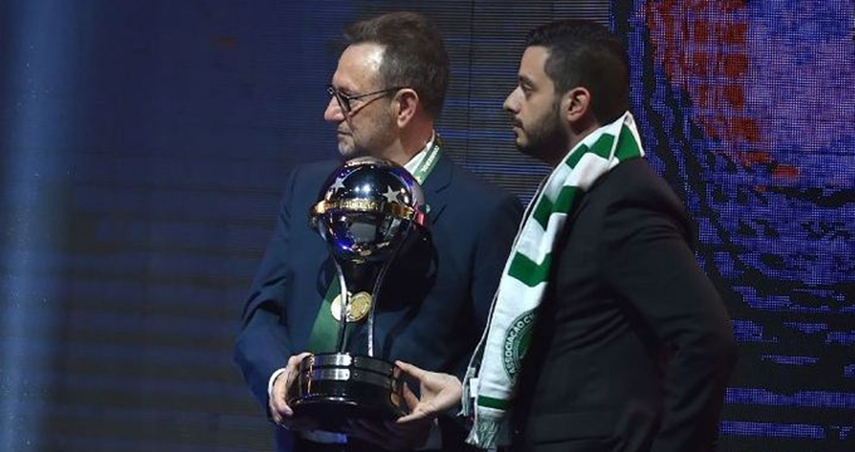 Futbolcularını Uçak Kazasında Kaybeden Chapecoense, Kupasını Aldı