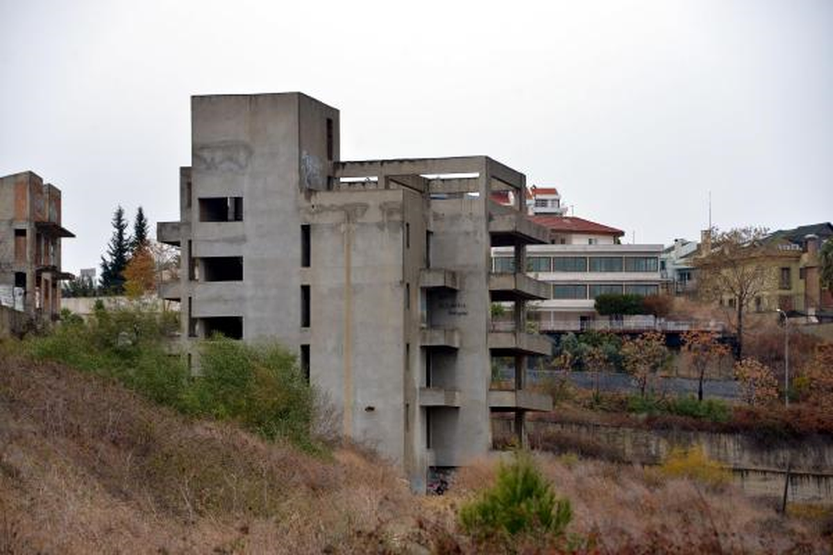 Duvara 'Celo, Hızlandıkça Azalıyoruz' Yazıp Ölüme Atladı