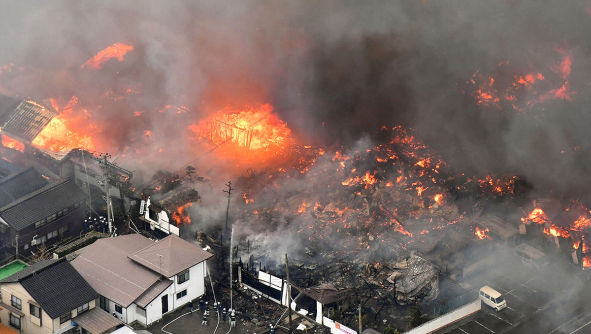 Japonya'da Korkutan Yangın! 140 Bina Alev Aldı