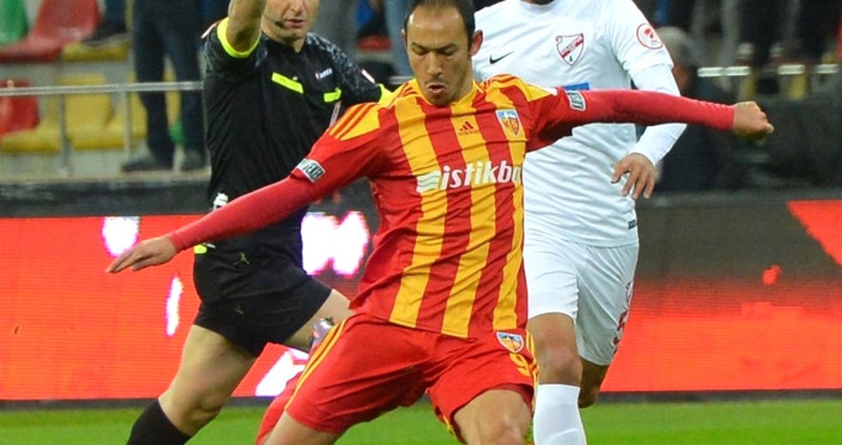 Kayserisporlu Taraftarlar, Umut Bulut'a Kötü Tezahürat