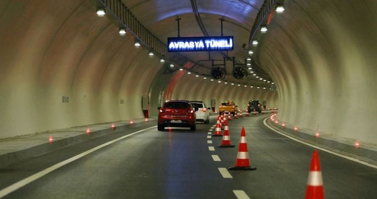 Bakan Arslan, Avrasya Tüneli'nden 14 Saatte Geçen Araç Sayısını Açıkladı