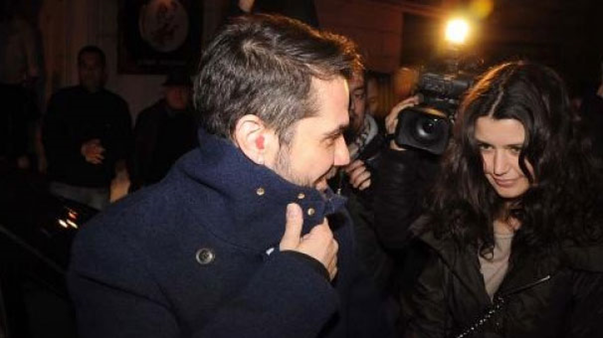 Beren Saat-Kenan Doğulu Çifti Silahlı İki Grubun Ortasında Kaldı