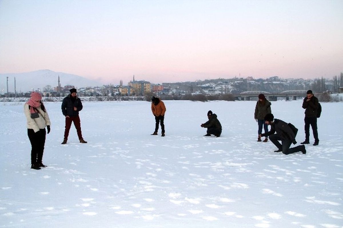 Eksi 30 Derecede Gençlerden Benzersiz 'Mannequin Challenge'