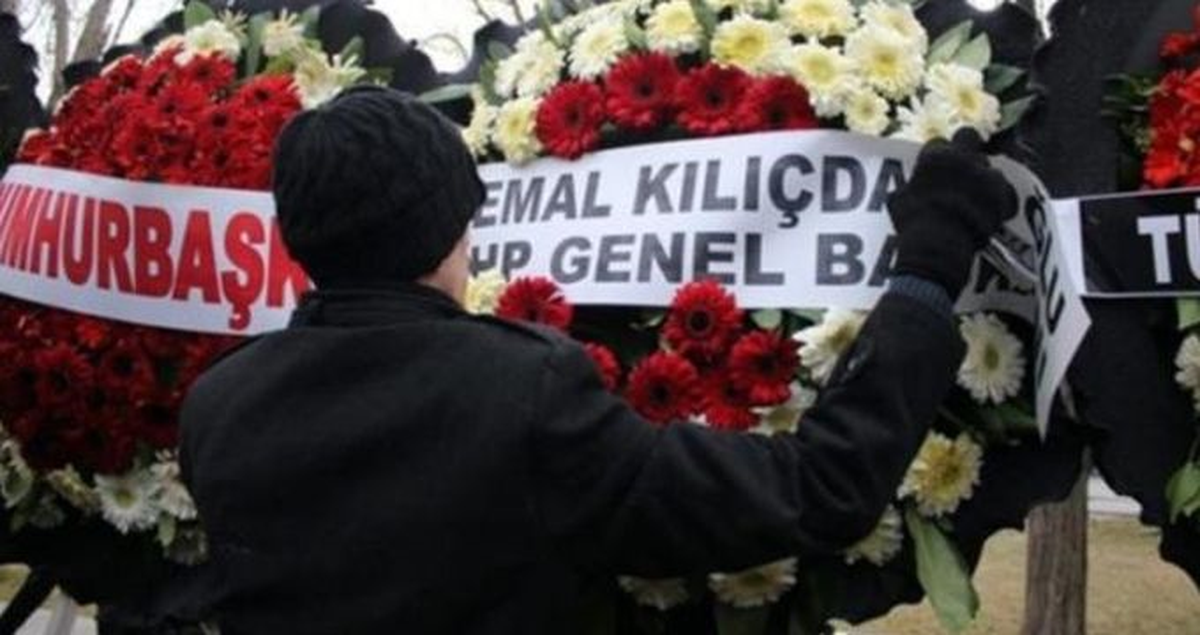 Kılıçdaroğlu'nun Adını Şehit Cenazesinde Söküp Attılar