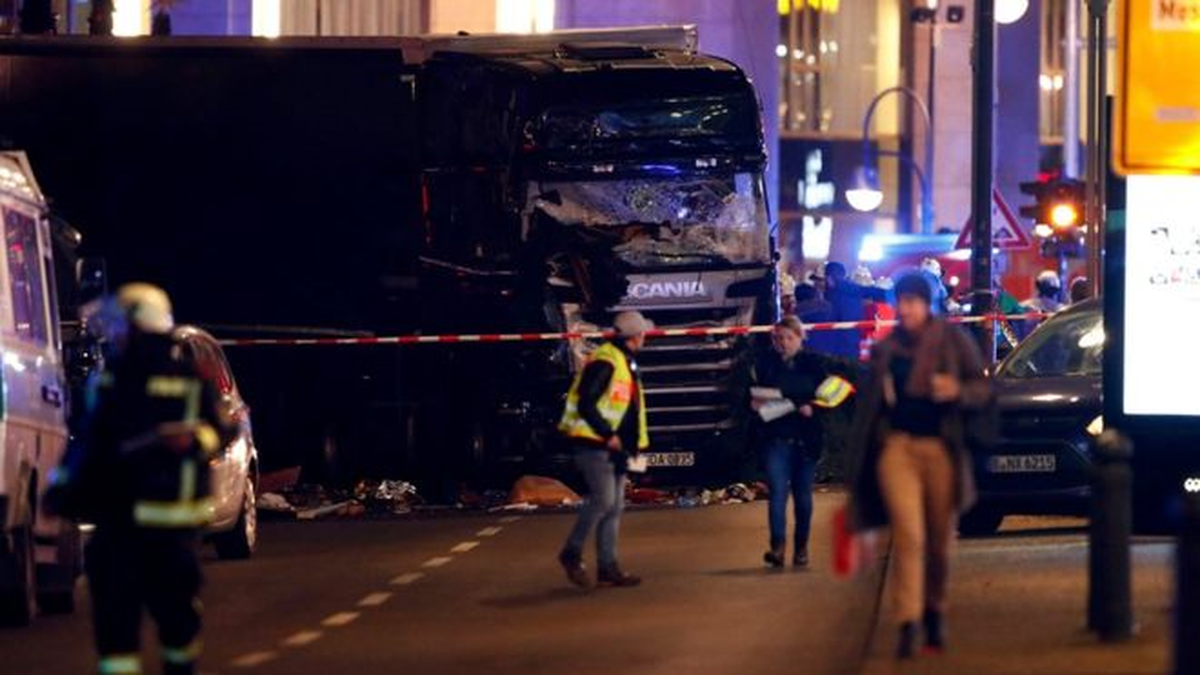 Berlin'deki TIR Saldırısı Şüphelisi İtalya'da Vurularak Öldürüldü