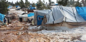 Suriye'de Kar Yağışı Nedeniyle Çadırlar Çöktü