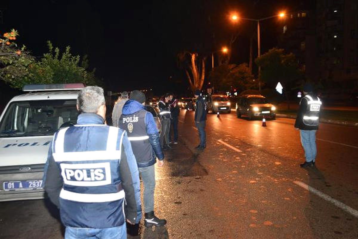 Adana'da 1600 Polis Kenti Didik Didik Aradı