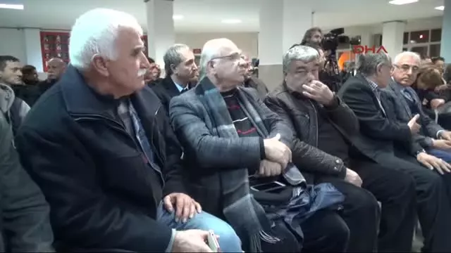 Mersin Maraş Katliamında Hayatını Kaybedenler Karanfillerle Anıldı
