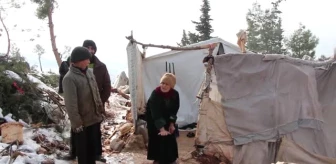 Suriye'de Kar Yağışı Nedeniyle Çadırlar Çöktü