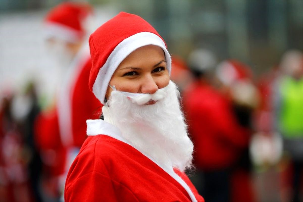 Moskova'da Happy Run Koşusu Renkli Görüntülere Sahne Oldu