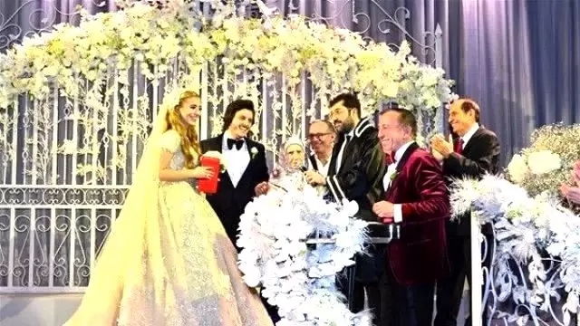 Sena Ağaoğlu'nun Gelinliğinin Fiyatı Ne Kadar?