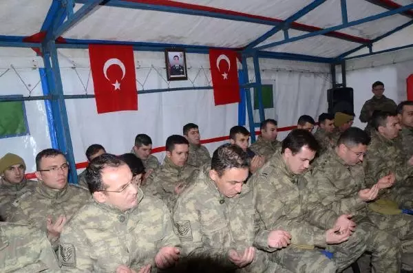 Şehit Babasından Oğlunun Silah Arkadaşlarına Ziyaret Şehit Babasından Oğlunun Silah Arkadaşlarına Ziyaret