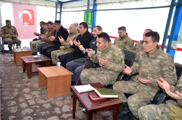 Şehit Babasından Oğlunun Silah Arkadaşlarına Ziyaret Şehit Babasından Oğlunun Silah Arkadaşlarına Ziyaret
