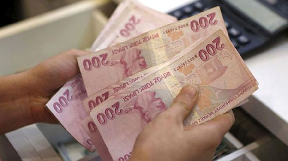 Aylık Geliri 2 Bin 500 Lira Olan 2017'de 5 Bin 350 Lira Gelir Vergisi Ödeyecek