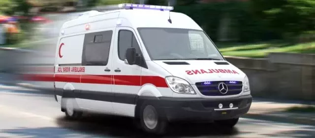 Beykoz'da Trafik Kazası: 2 Yaralı Beykoz'da Trafik Kazası: 2 Yaralı