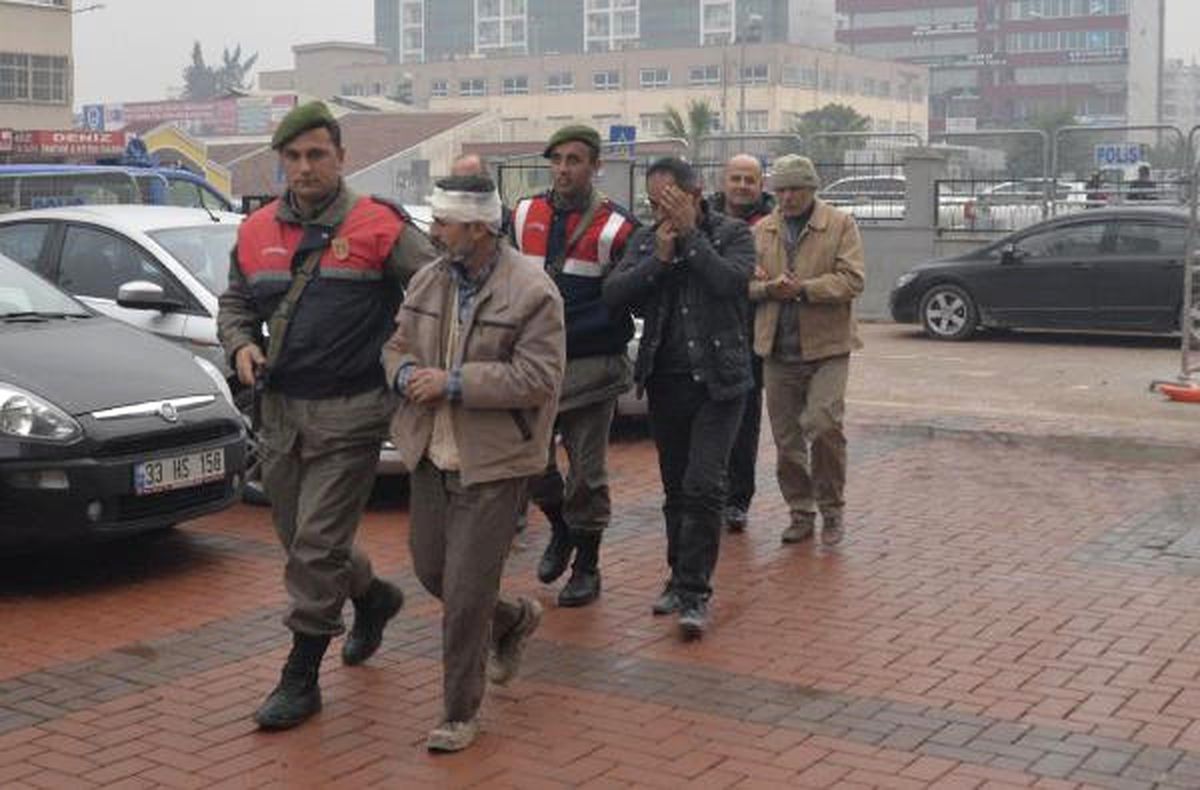 Bomba Şüphesiyle Durdurulan Minibüsten Çalıntı Koyun Çıktı!