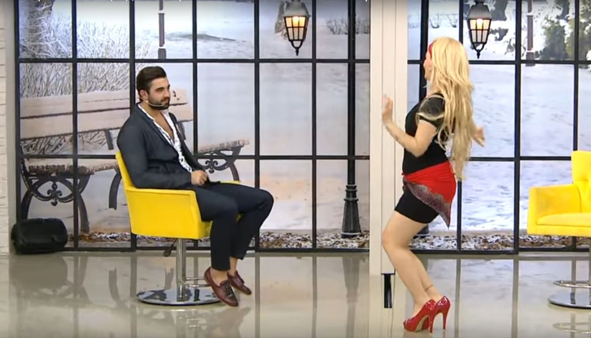 Gelin Adayından Talip Olduğu Damat Adayına Şehvetli Dans
