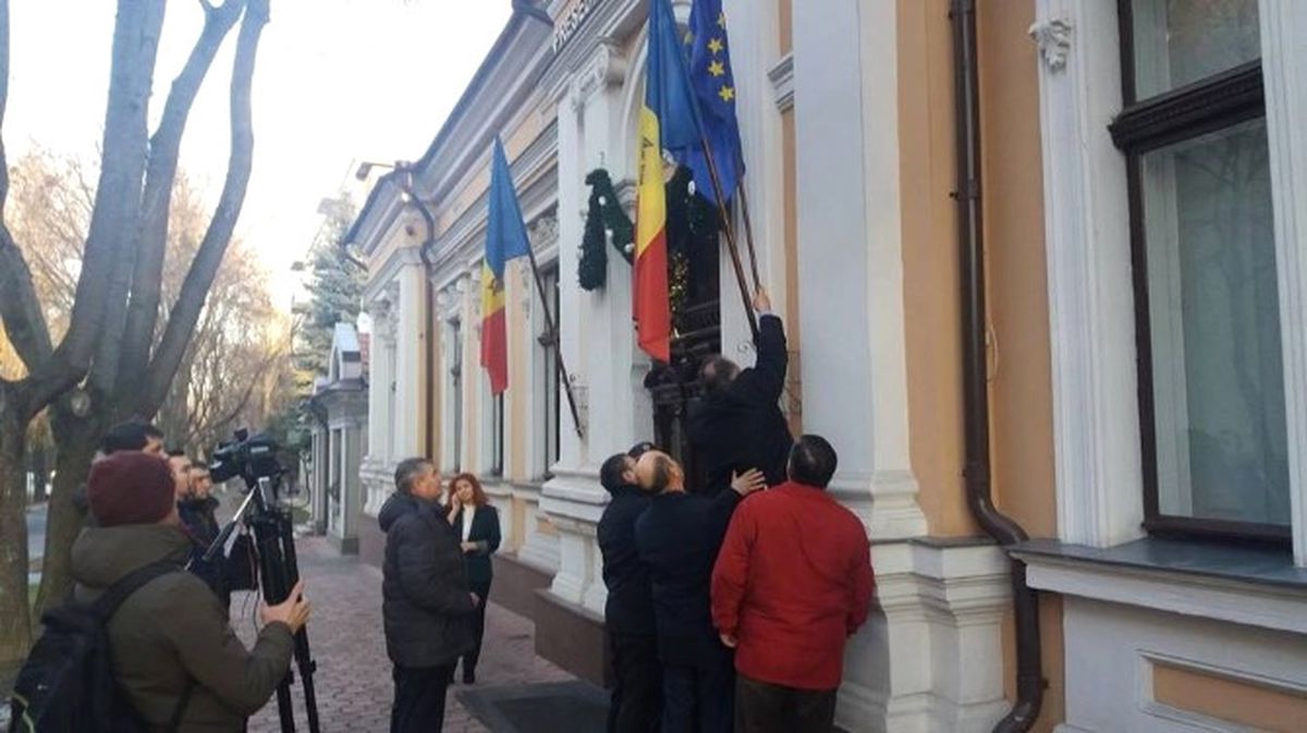 Moldova Cumhurbaşkanlığı Binasındaki AB Bayrağı İndirildi