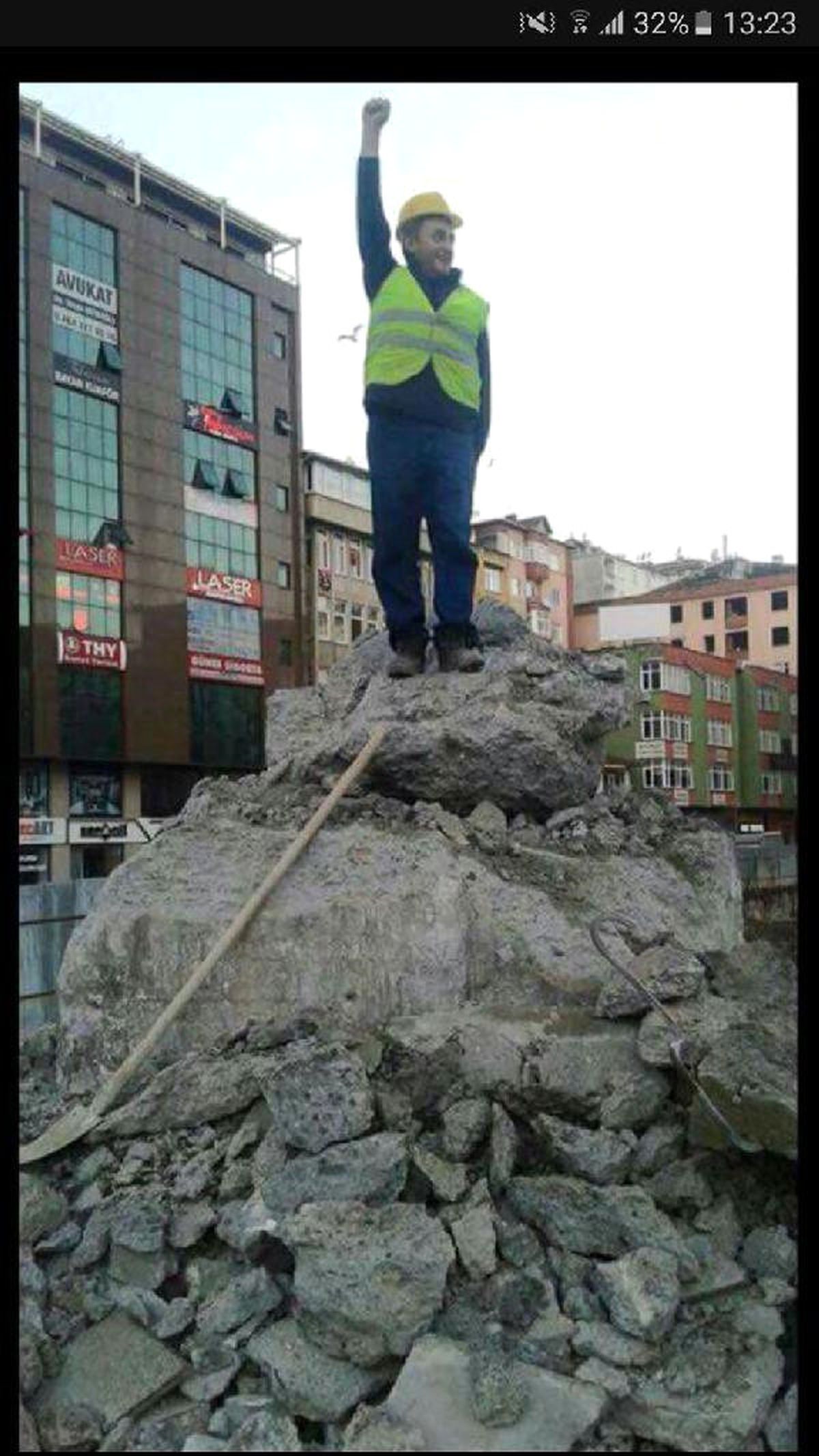 Rize'de 'Aha Yeni Atanız' Paylaşımını Yapan da, Pozu Veren de Gözaltında