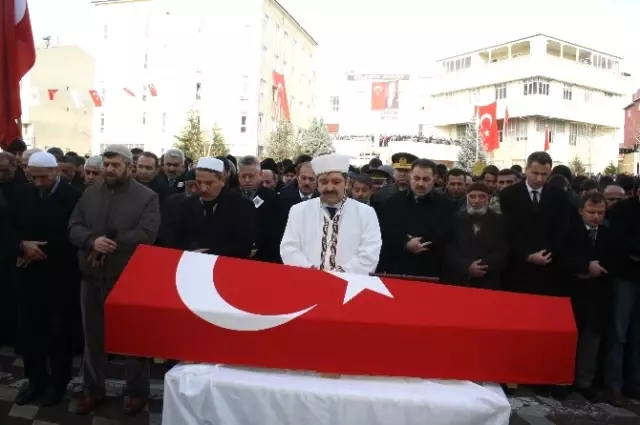 Şehit Er Mehmet Ünal Son Yolculuğuna Uğurlandı