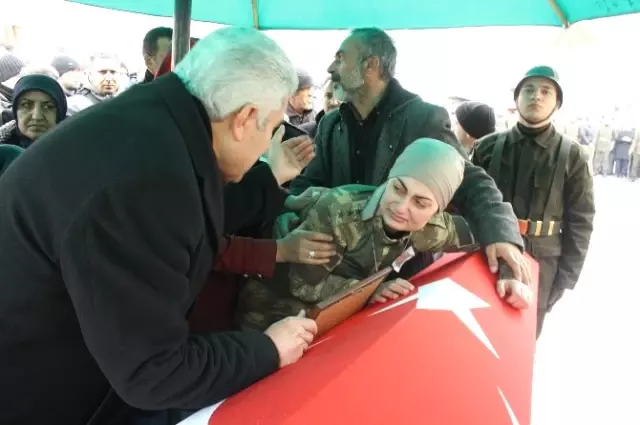 Şehit Er Mehmet Ünal Son Yolculuğuna Uğurlandı
