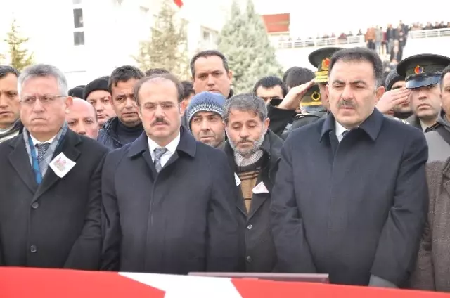 Şehit Er Mehmet Ünal Son Yolculuğuna Uğurlandı