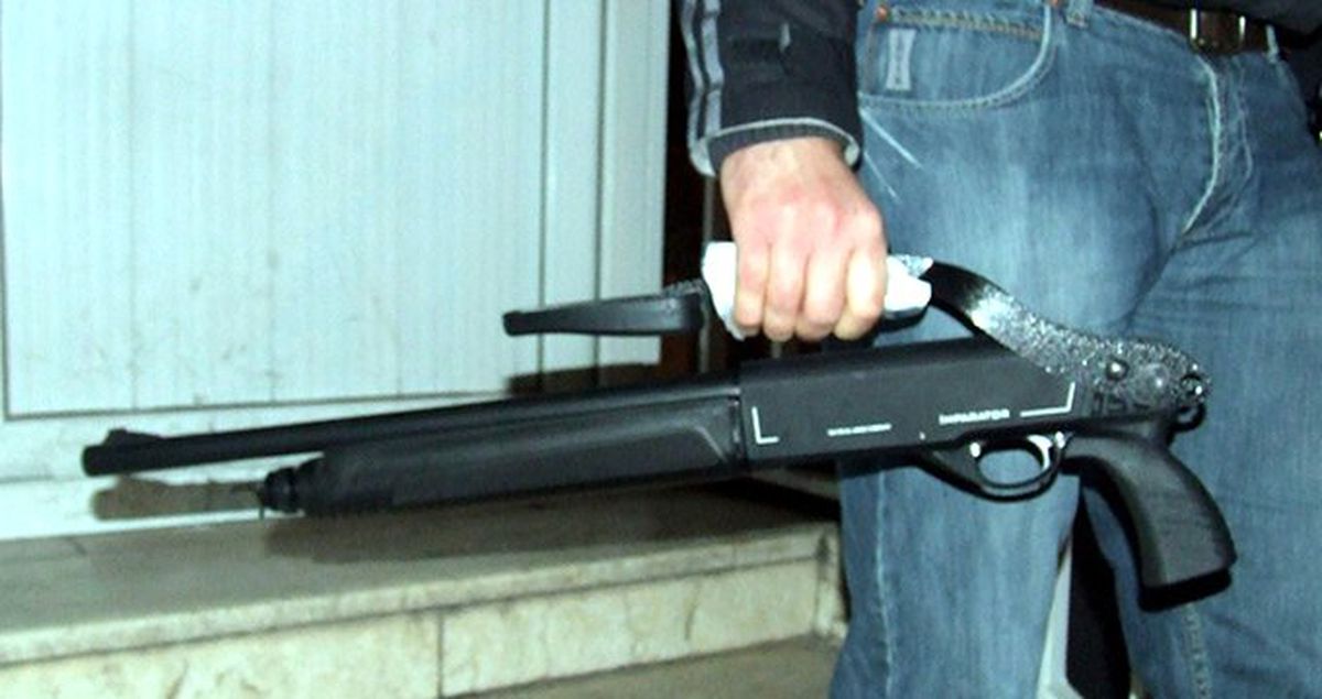 Alkollü Şahıs 'Karıma Asılıyorsun' Diyerek Arkadaşını Vurdu