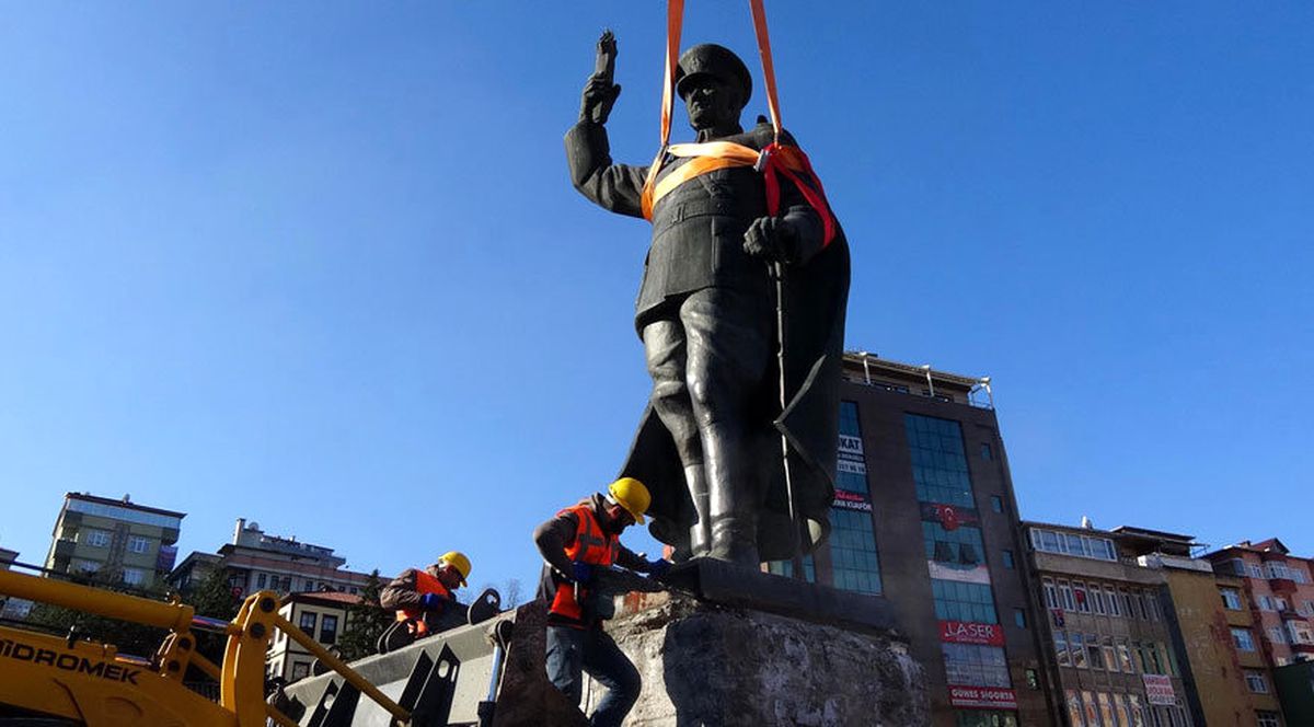 Atatürk'e Hakaretten Gözaltına Alınan 2 Kişi Serbest