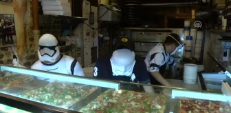 Diyarbakırlı Pizzacı, 'Prenses Leia' Anısına Pizza Dağıttı - New York