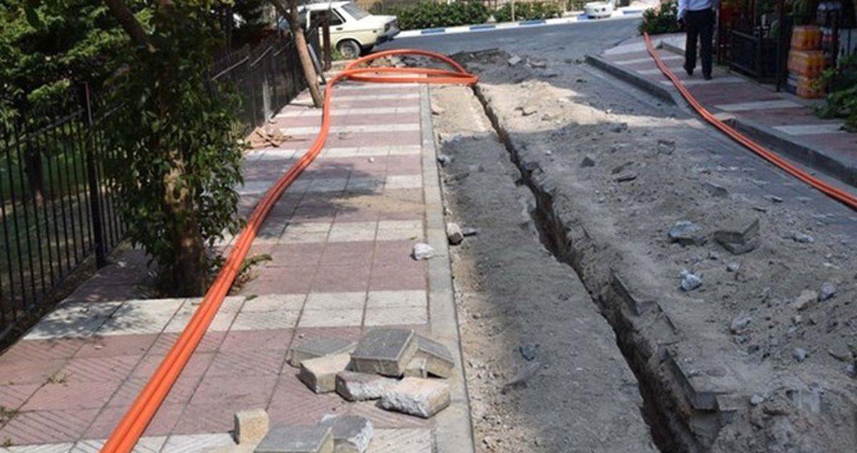İnternet Firmasının Açtığı Çukura Belediye Başkanının Eşi Düştü
