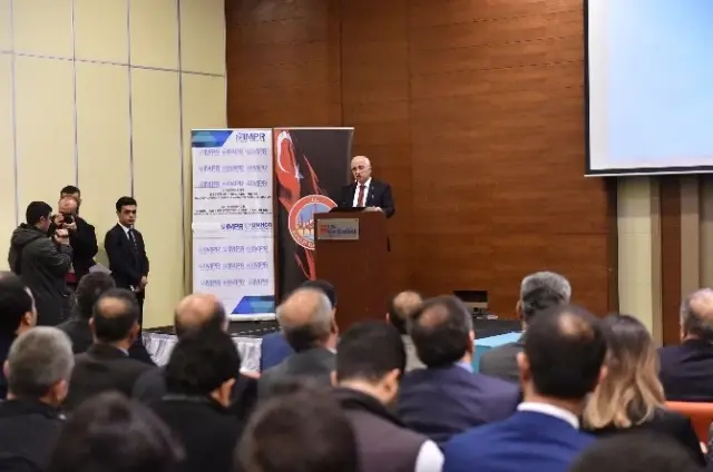 Mülteci Çağrı Merkezine Vali Tuna'dan Destek