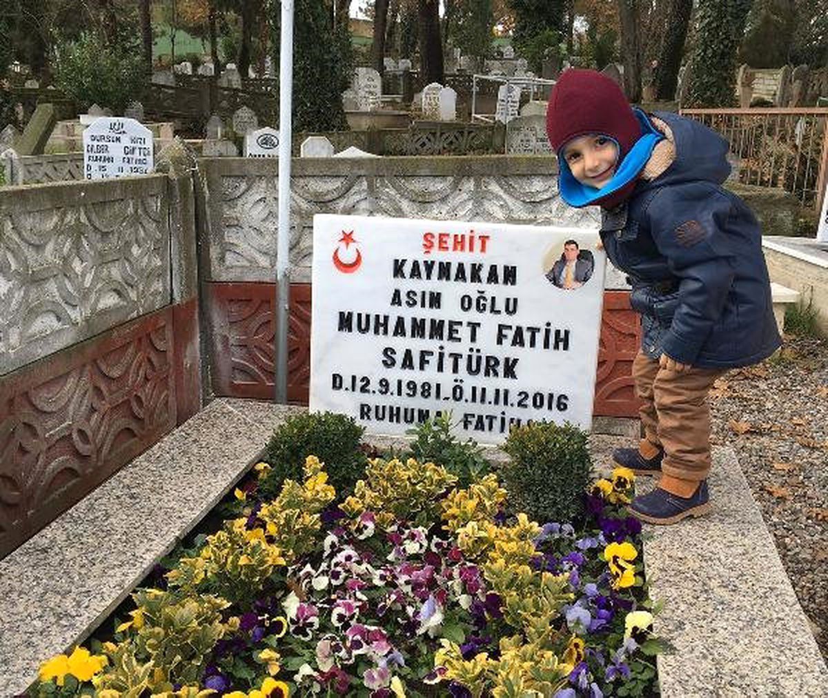 Şehit Kaymakamın Eşinin Paylaşımı Yürekleri Burktu