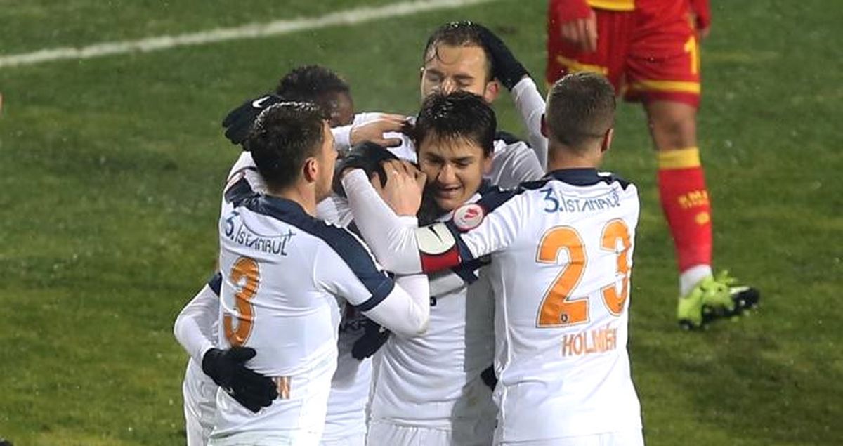Türkiye Kupası'nda Medipol Başakşehir Deplasmanda Göztepe'yi 2-0 Yendi