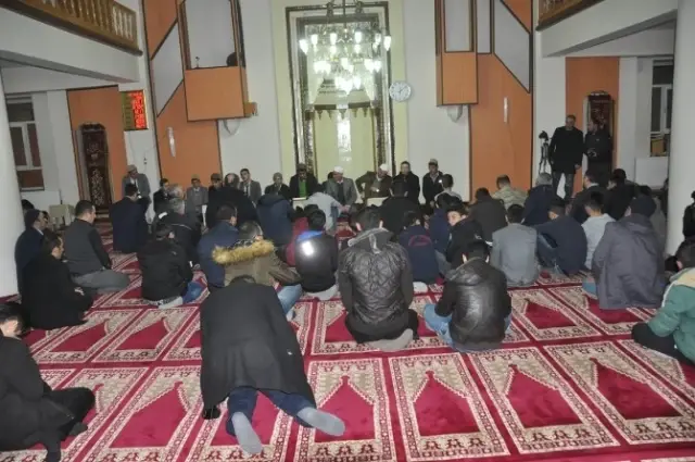 Eleşkirt'te 15 Temmuz Şehitleri İçin Mevlit Okutuldu Eleşkirt'te 15 Temmuz Şehitleri İçin Mevlit Okutuldu