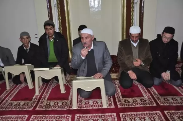 Eleşkirt'te 15 Temmuz Şehitleri İçin Mevlit Okutuldu Eleşkirt'te 15 Temmuz Şehitleri İçin Mevlit Okutuldu