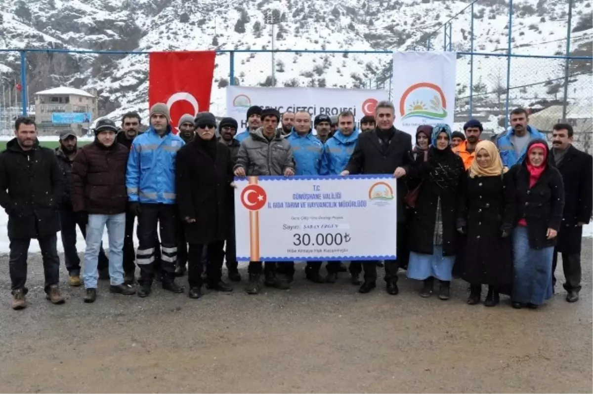 Gümüşhane'de Genç Çiftçilere Hayvanları Teslim Edildi