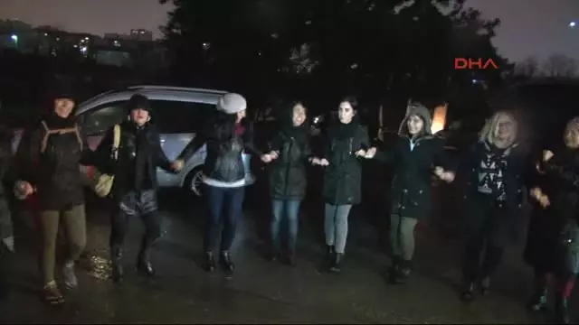 Haklarında Tahliye Kararı Verilen Iki Yazar Serbest Haklarında Tahliye Kararı Verilen Iki Yazar Serbest