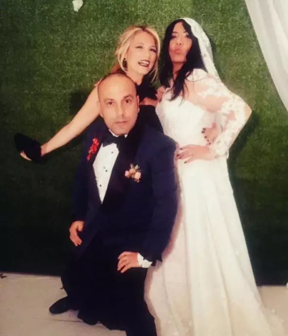 Işın Karaca Evlendi, Nikah Şahidi Demet Akalın Törene Katılmadı Işın Karaca Evlendi, Nikah Şahidi Demet Akalın Törene Katılmadı